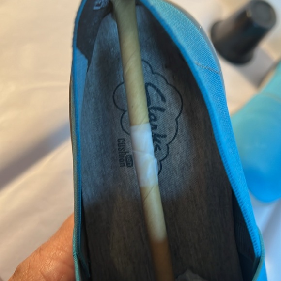 Clarks Teal Elastic Slip Ons - Picture 3 of 6